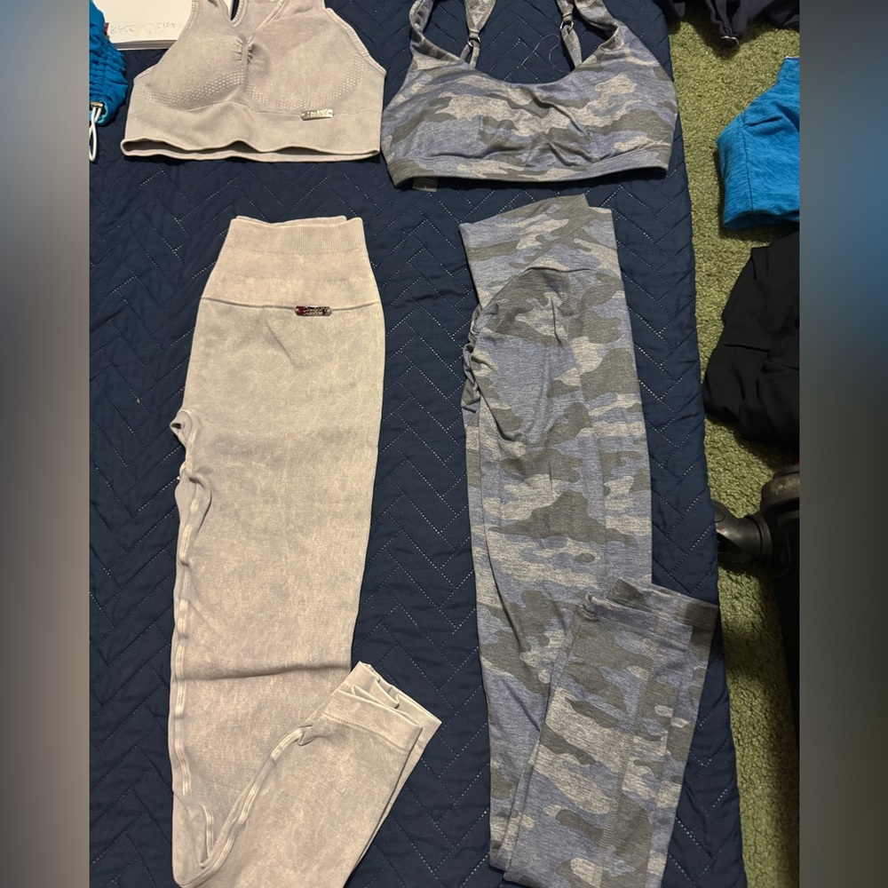 EUC bombshell sportswear silver camo Brazilian contour leggings ONLY S